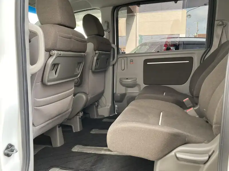 10133783 | カタログ画像：ステップワゴン（STEPWAGON） Ｇ 2015年4月 DBA-RP2 1500cc ホワイトオーキッド・パール 内装