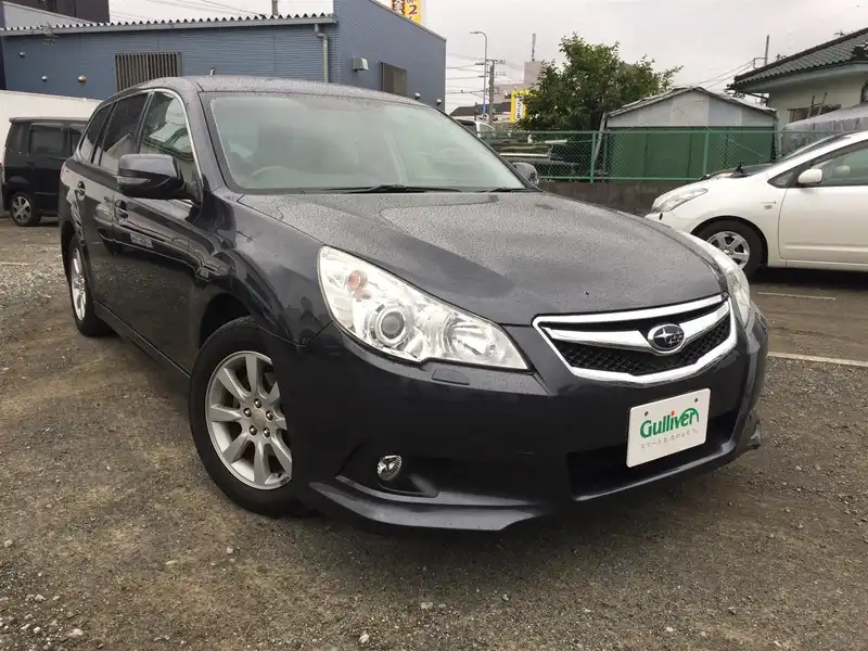 カタログ画像：レガシィツーリングワゴン（LEGACY TOURING WAGON） ２．５ｉ Ｌパッケージ 2010年5月 DBA-BR9 2500cc グラファイトグレー・メタリック 燃費13.2km / l  メイン（その他）