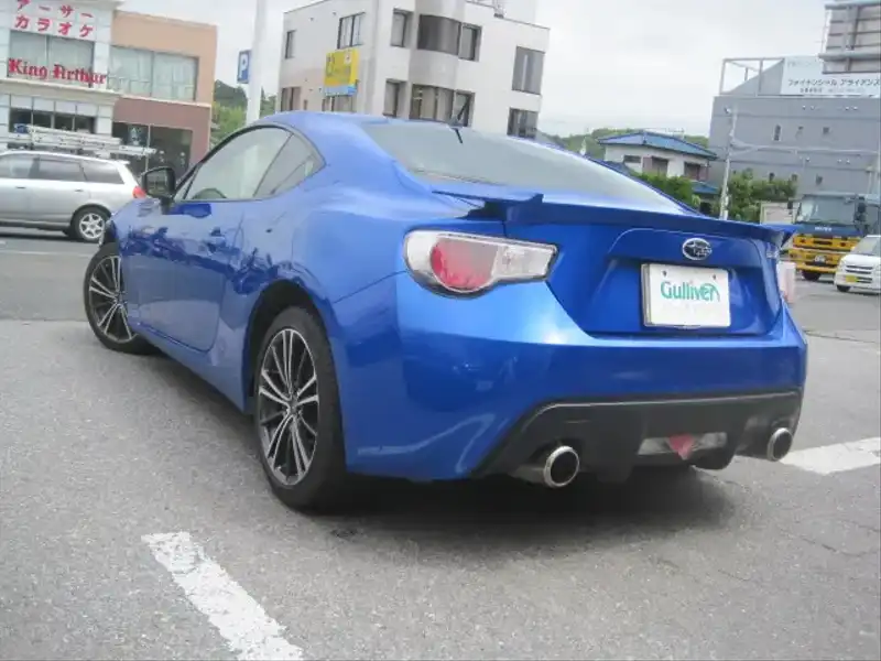 カタログ画像：ＢＲＺ（BRZ） Ｓ 2012年3月 DBA-ZC6 2000cc ＷＲブルー・マイカorギャラクシィブルー・シリカ 燃費12.4km / l バック