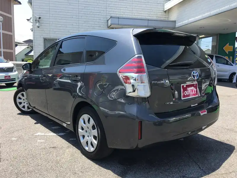 カタログ画像：プリウスα（PRIUS ALPHA） Ｓ Ｌセレクション 2017年12月 DAA-ZVW41W 1800cc グレーメタリック 燃費26.2km / l バック