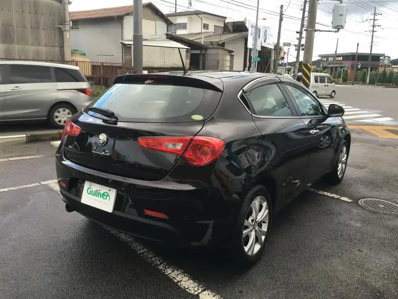 カタログ画像：ジュリエッタ（GIULIETTA） スプリント 2014年4月 ABA-940141 1400cc エトナブラック 燃費15.6km / l バック