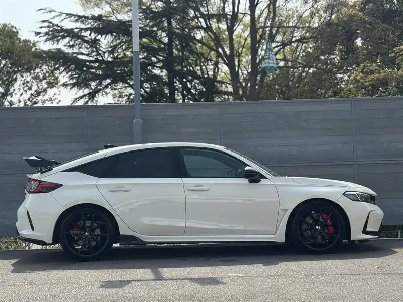 カタログ画像：シビック（CIVIC） タイプＲ レーシングブラックパッケージ 2025年1月 6BA-FL5 2000cc チャンピオンシップホワイト 燃費12.5km / l 外装