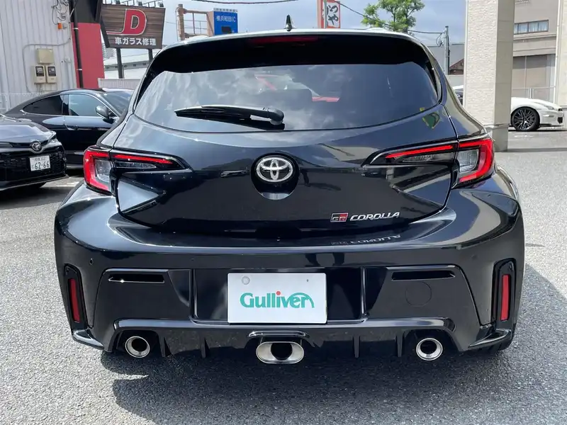 カタログ画像：ＧＲカローラ（GR COROLLA） ＲＺ 2022年12月 4BA-GZEA14H 1600cc プレシャスブラックパール 燃費12.4km / l バック