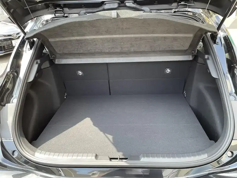 カタログ画像：ＧＲカローラ（GR COROLLA） ＲＺ 2022年12月 4BA-GZEA14H 1600cc プレシャスブラックパール 燃費12.4km / l 内装