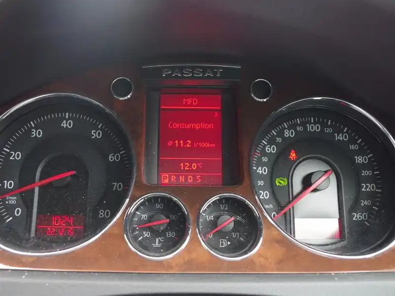 カタログ画像：パサートヴァリアント（PASSAT VARIANT） Ｖ６ ４モーション 2009年1月 ABA-3CAXZF 3200cc リフレックスシルバーメタリック 燃費10.2km / l  内装