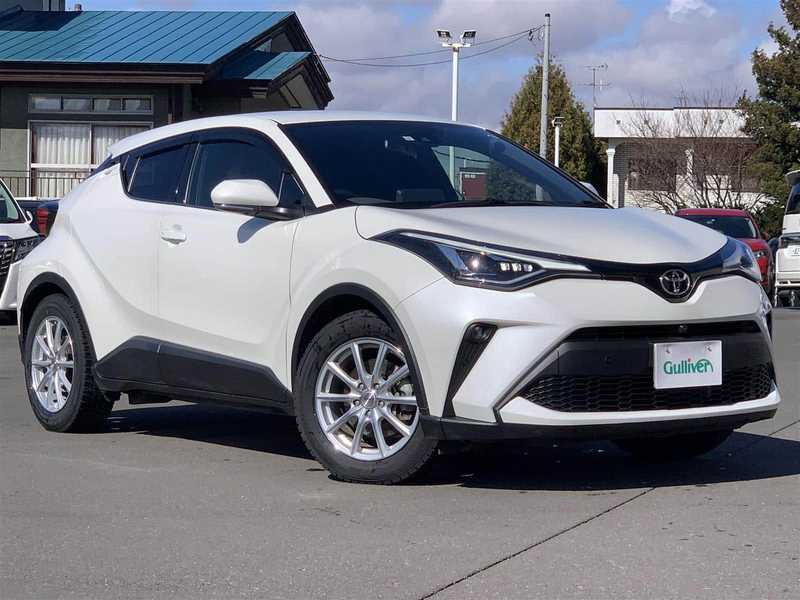 カタログ画像：Ｃ－ＨＲ（C-HR） Ｇ－Ｔ 2019年10月 DBA-NGX50 1200cc ホワイトパールクリスタルシャインorブラック×ホワイトパールクリスタルシャイン 燃費15.4km / l メイン