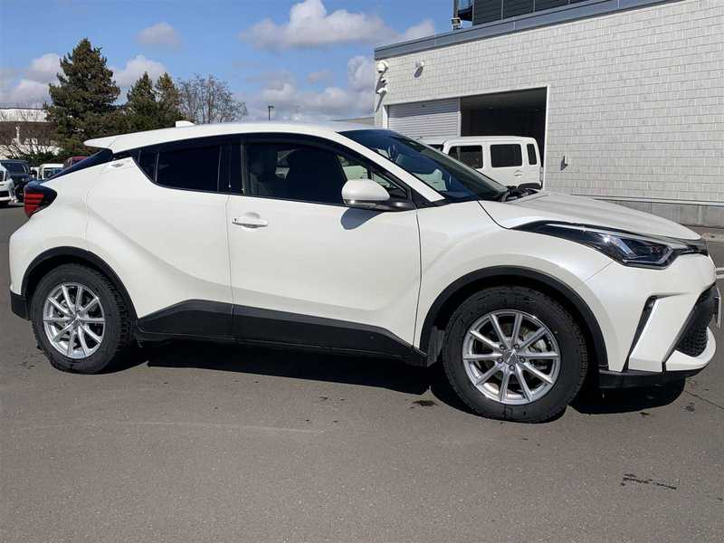 カタログ画像：Ｃ－ＨＲ（C-HR） Ｇ－Ｔ 2019年10月 DBA-NGX50 1200cc ホワイトパールクリスタルシャインorブラック×ホワイトパールクリスタルシャイン 燃費15.4km / l 外装