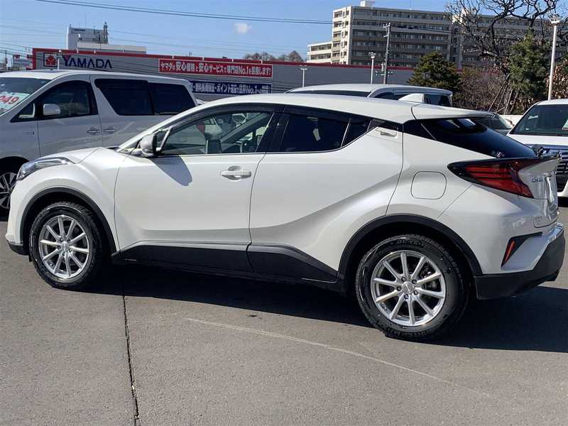 カタログ画像：Ｃ－ＨＲ（C-HR） Ｇ－Ｔ 2019年10月 DBA-NGX50 1200cc ホワイトパールクリスタルシャインorブラック×ホワイトパールクリスタルシャイン 燃費15.4km / l 外装