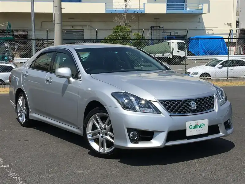 カタログ画像：クラウン（CROWN） アスリートｉ－Ｆｏｕｒ スペシャルパッケージ 2010年2月 DBA-GRS201 2500cc シルバーメタリック 燃費11.6km / l  メイン（その他）