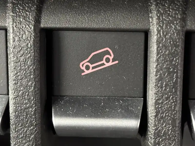 カタログ画像：ジムニー（JIMNY） ＸＧ 2025年11月 3BA-JB64W 660cc 燃費14.3km / l メイン