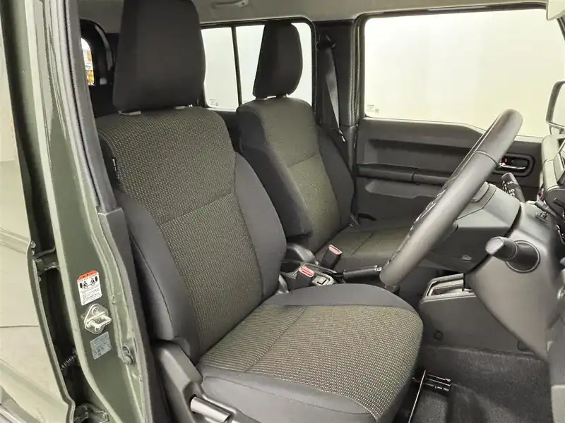 カタログ画像：ジムニー（JIMNY） ＸＧ 2025年11月 3BA-JB64W 660cc 燃費14.3km / l メイン