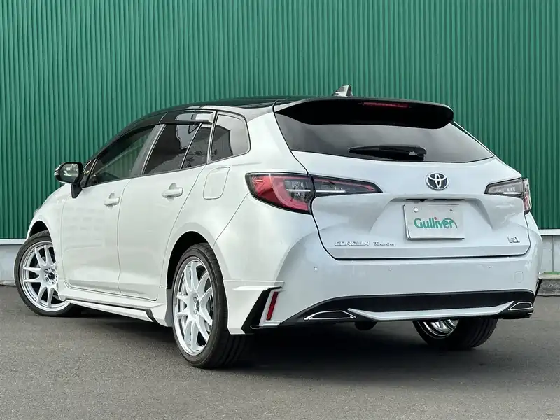 カタログ画像：カローラ（COROLLA） ハイブリッド Ｓ 2021年7月 6AA-ZWE211 1800cc プラチナホワイトパールマイカ 燃費29.0km / l 外装