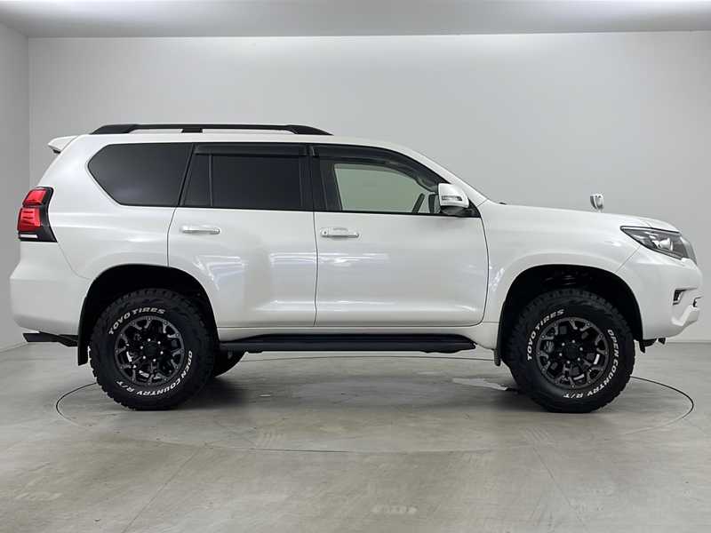 カタログ画像：ランドクルーザープラド（LAND CRUISER PRADO） ＴＸ 2022年8月 3BA-TRJ150W 2700cc ホワイトパールクリスタルシャイン 燃費8.3km / l 外装