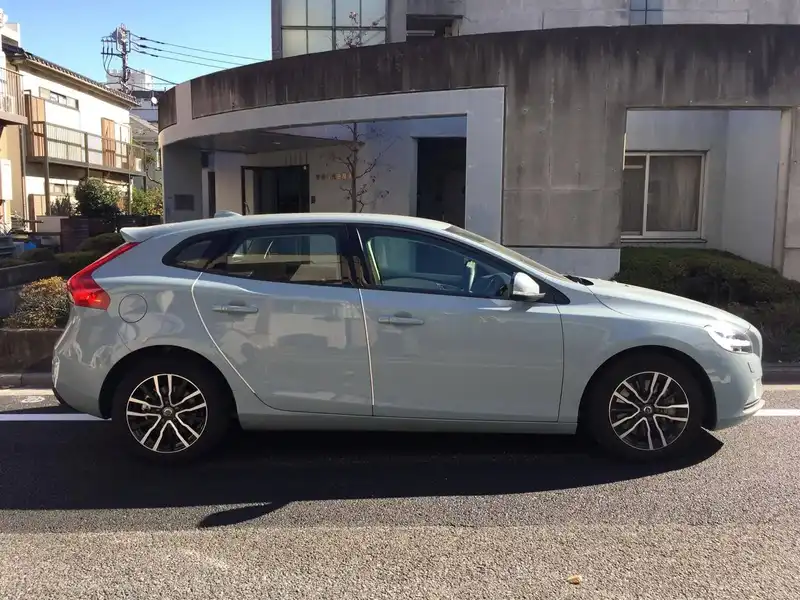 カタログ画像：Ｖ４０（V40） Ｔ３ タックエディション 2019年10月 DBA-MB4154T 1500cc アマゾンブルー 燃費16.5km / l 外装