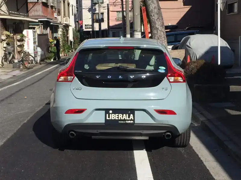 カタログ画像：Ｖ４０（V40） Ｔ３ タックエディション 2019年10月 DBA-MB4154T 1500cc アマゾンブルー 燃費16.5km / l バック