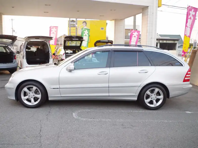 カタログ画像：Ｃクラスステーションワゴン（C-CLASS STATIONWAGON） Ｃ２３０コンプレッサー ステーションワゴン アバンギャルド 2004年6月 GH-203240 1800cc キューバナイトシルバーorブリリアントシルバー 燃費10.8km / l  外装