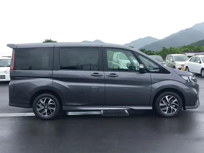 10111954 | カタログ画像：ステップワゴンスパーダ（STEPWAGON SPADA） スパーダ ホンダセンシング 2017年9月 DBA-RP4 1500cc モダンスティール・メタリック 外装