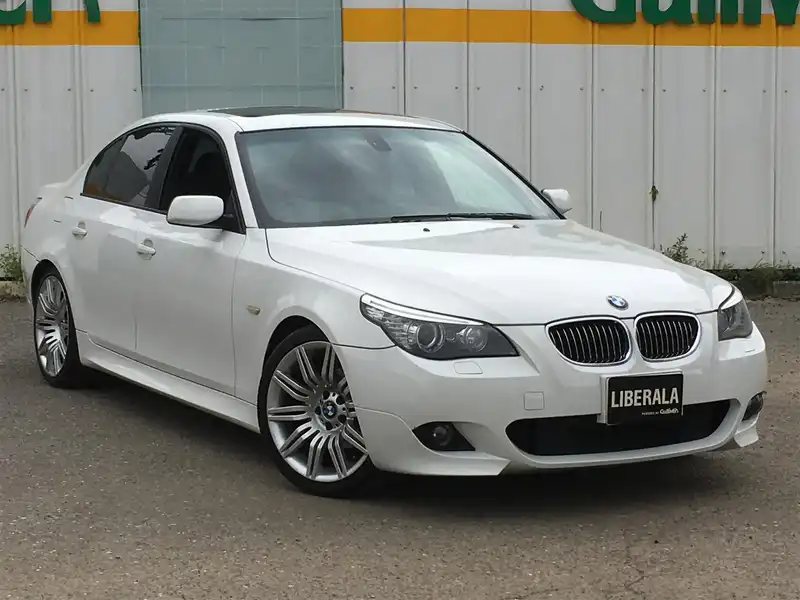 カタログ画像：５シリーズ（5 SERIES） ５２５ｉ Ｍスポーツパッケージ 2007年6月 ABA-NU25 2500cc 燃費8.8km / l  メイン