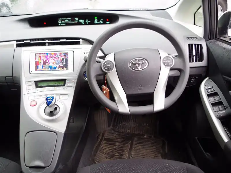 カタログ画像：プリウスＰＨＶ（PRIUS PHV） Ｌ 2013年9月 DLA-ZVW35 1800cc スーパーホワイトⅡ 燃費31.6km / l 内装