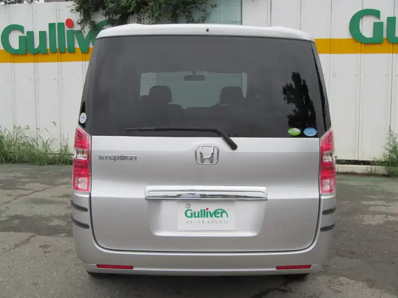 カタログ画像：ステップワゴン（STEPWAGON） Ｇ Ｌパッケージ 2009年10月 DBA-RK1 2000cc スーパープラチナ・メタリック 燃費14.2km / l  バック