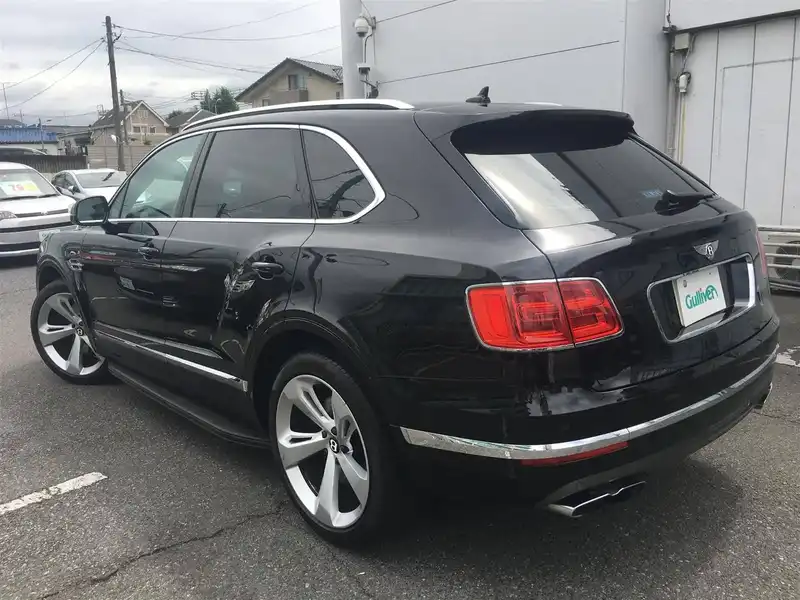 カタログ画像：ベンテイガ（BENTAYGA） ベースグレード 2019年1月 6000cc バック