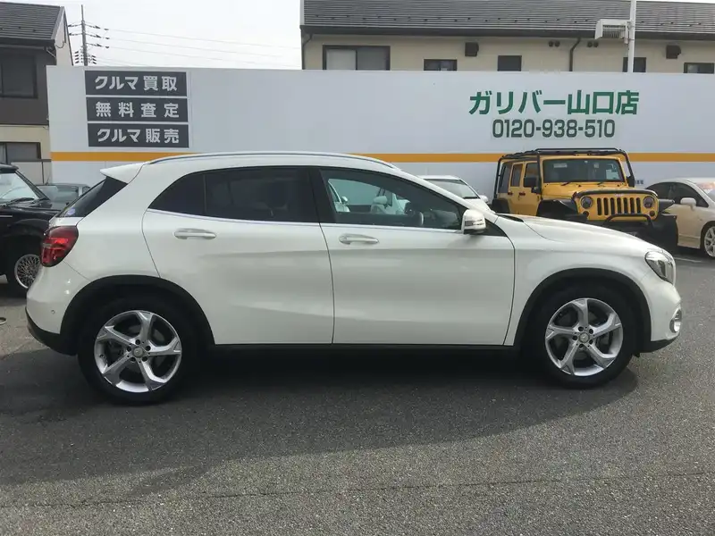 カタログ画像：ＧＬＡクラス（GLA-CLASS） ＧＬＡ２２０ ４マチック オフロードエディション 2018年10月 DBA-156947 2000cc ポーラーホワイト 燃費13.1km / l 外装