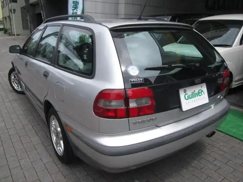 カタログ画像：Ｓ４０（S40） Ｔ－４ 1999年10月 GF-4B4194 1900cc ピュアシルバーメタリック 燃費8.9km / l  バック