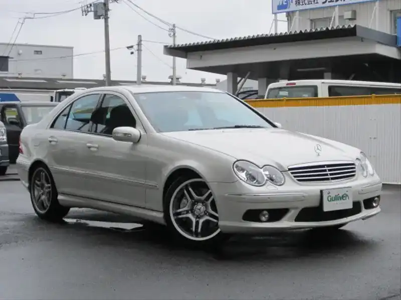 好評-ベンツ Cクラス(W203) C55AMG 20307•6用 フロントブレーキパッド