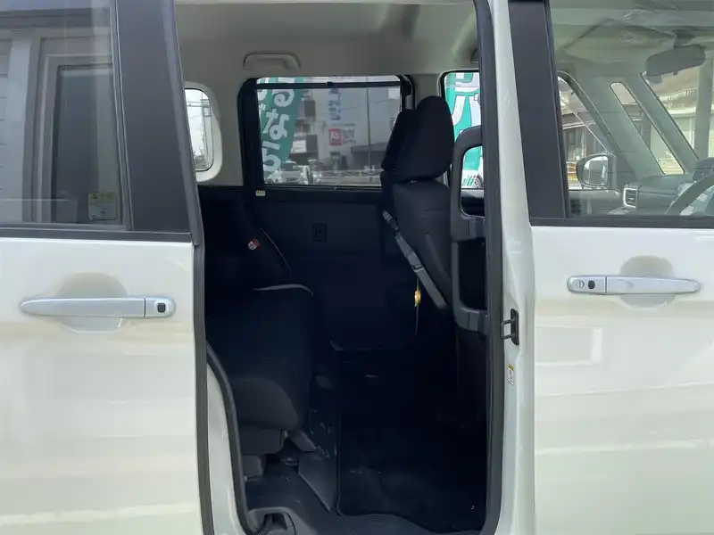 カタログ画像：ルーミー（ROOMY） カスタムＧ－Ｔ 2024年12月 4BA-M900A 1000cc パールホワイトⅢorブラックマイカメタリック×パールホワイトⅢ 燃費16.8km / l 内装