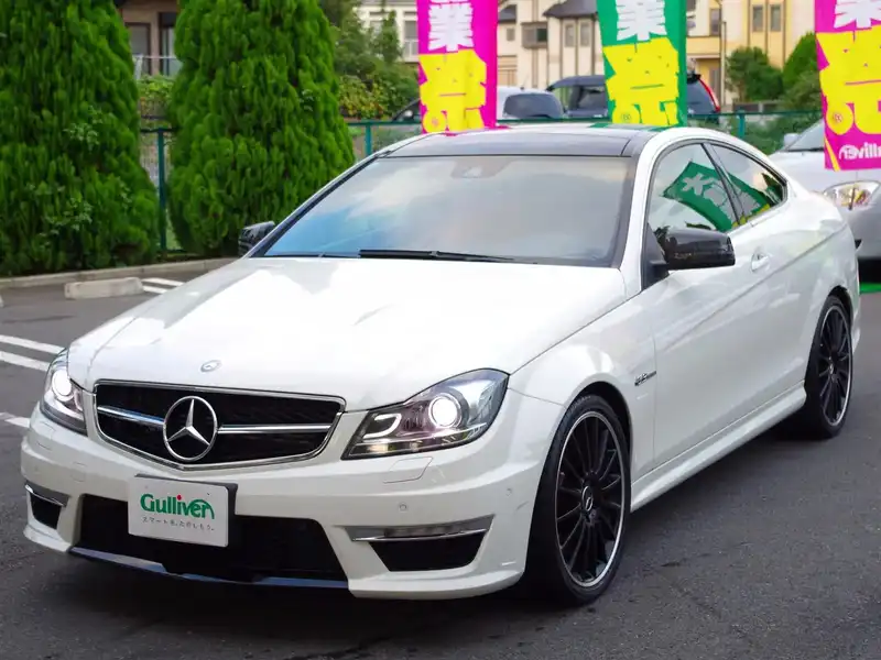 カタログ画像：Ｃクラス（C-CLASS） Ｃ６３ ＡＭＧクーペ 2014年4月 CBA-204377 6300cc ダイヤモンドホワイト（Ｍ） 燃費7.1km / l フロント