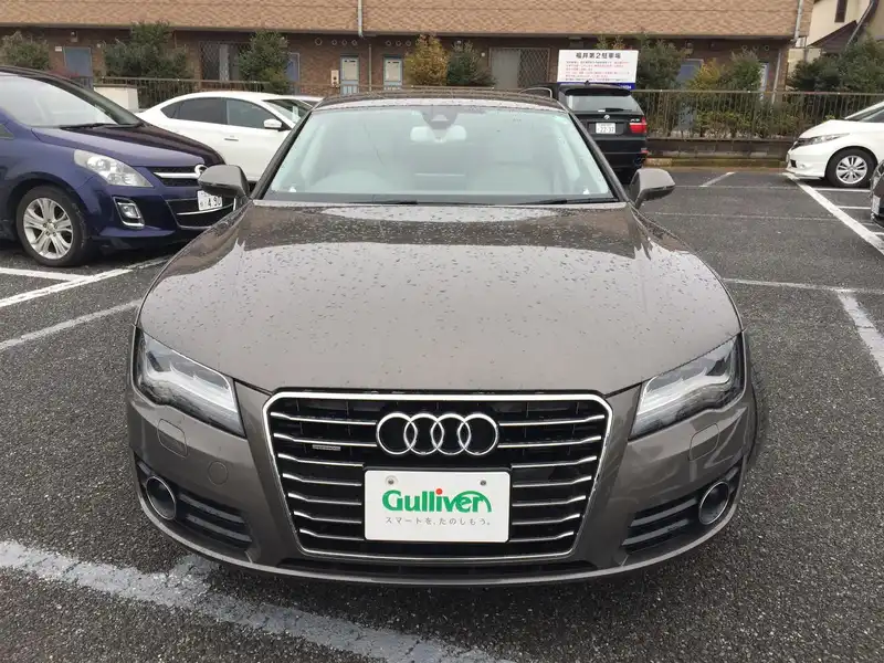 カタログ画像：Ａ７スポーツバック（A7 SPORTBACK） ３．０ＴＦＳＩクワトロ 2014年8月 DBA-4GCGWC 3000cc ウーロングレーメタリックorダコタグレーメタリック 燃費11.0km / l フロント