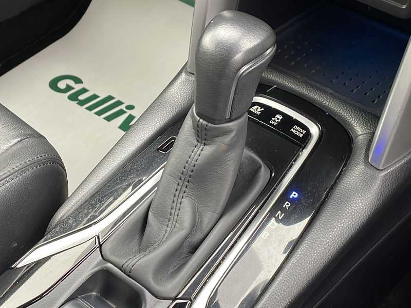 カタログ画像：カローラクロス（COROLLA CROSS） ハイブリッド Ｚ 2021年9月 6AA-ZVG11 1800cc プラチナホワイトパールマイカ 燃費26.2km / l 内装