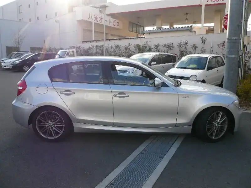 カタログ画像：１シリーズ（1 SERIES） １１６ｉ Ｍスポーツパッケージ 2010年5月 LBA-UE16 1600cc 燃費13.6km / l 外装