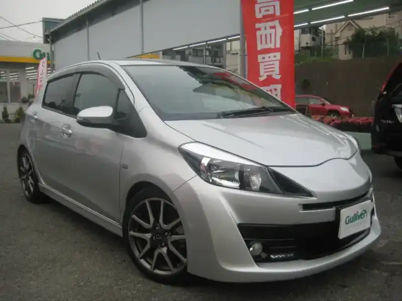 カタログ画像：ヴィッツ（VITZ） ＲＳ Ｇ’ｓ 2011年10月 DBA-NCP131 1500cc シルバーメタリック 燃費17.2km / l メイン（その他）