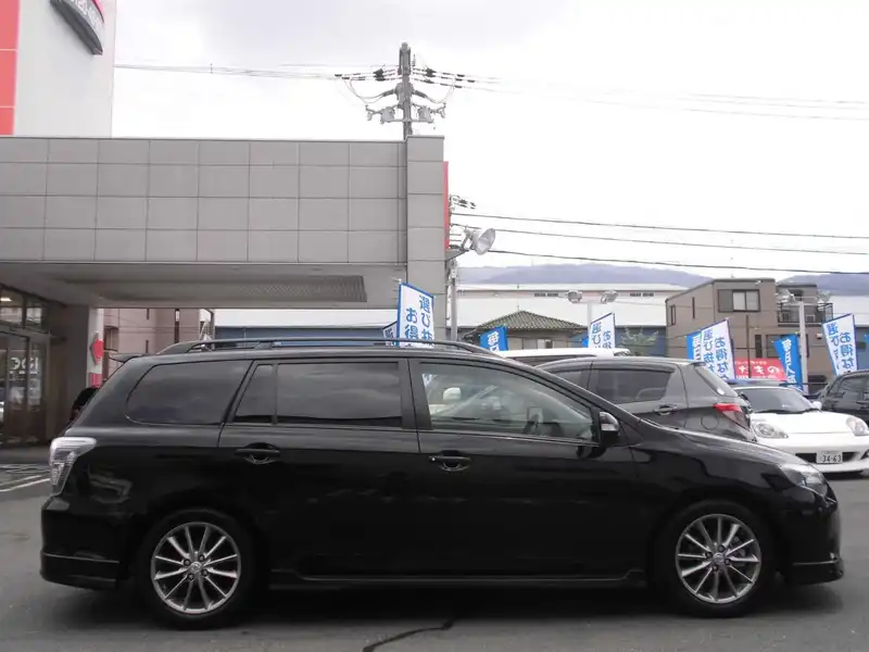 カタログ画像：カローラフィールダー（COROLLA FIELDER） Ｓ ２０２ 2010年4月 DBA-ZRE144G 1800cc レイヤードブラック 燃費15.6km / l  外装