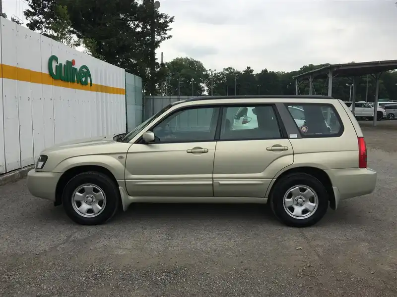 カタログ画像：フォレスター（FORESTER） Ｘ２０ 2004年4月 TA-SG5 2000cc シャンパンゴールド・オパール 燃費13.6km / l  外装