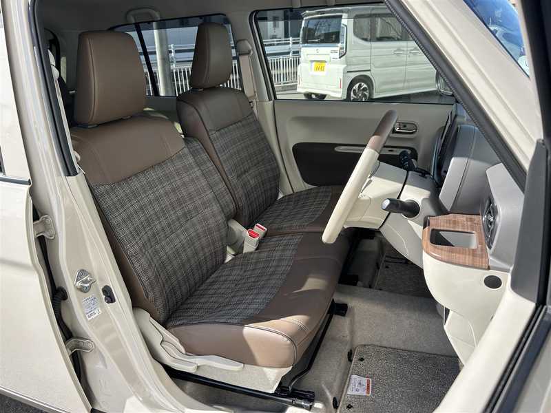 カタログ画像：アルトラパンＬＣ（ALTO LAPIN LC） Ｘ 2022年6月 5BA-HE33S 660cc フォーンベージュメタリックorソフトベージュメタリック 燃費26.2km / l フロント