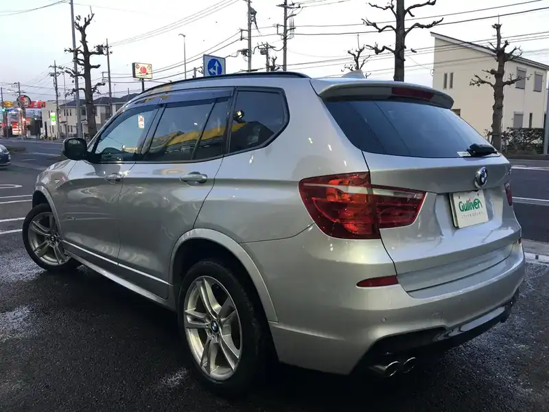 カタログ画像：Ｘ３（X3） ｘＤｒｉｖｅ ２８ｉ Ｍスポーツパッケージ 2012年5月 DBA-WX20 2000cc 燃費13.6km / l バック