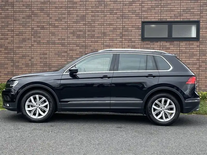 カタログ画像：ティグアン（TIGUAN） ＴＳＩ ハイライン 2020年1月 ABA-5NCZD 1400cc ディープブラックパールエフェクト 燃費13.0km / l 外装