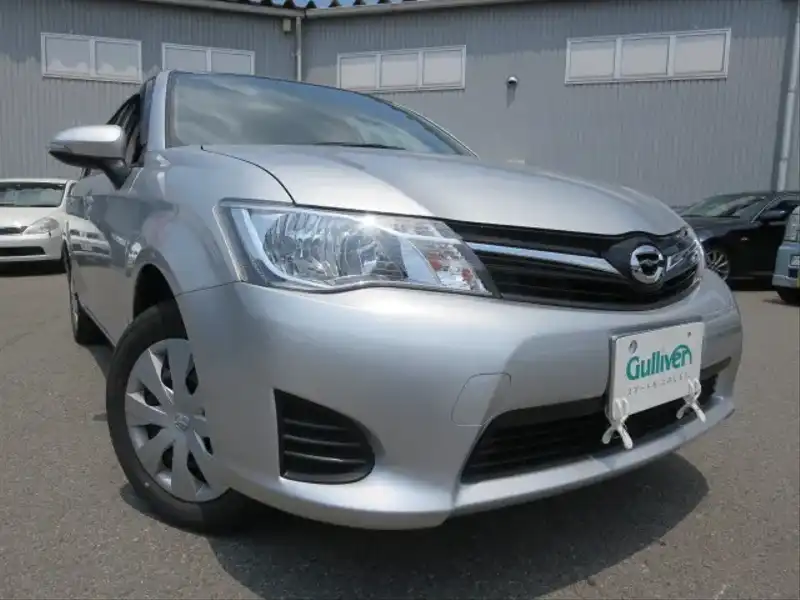 カタログ画像：カローラフィールダー（COROLLA FIELDER） １．５Ｘ 2014年4月 DBA-NZE161G 1500cc シルバーメタリック 燃費19.6km / l メイン