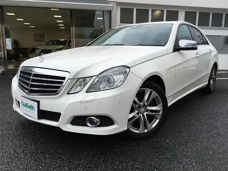 カタログ画像：Ｅクラス（E-CLASS） Ｅ３５０ ４マチック アバンギャルド 2009年10月 DBA-212087C 3500cc カルサイトホワイト（Ｓ） 燃費8.5km / l  フロント