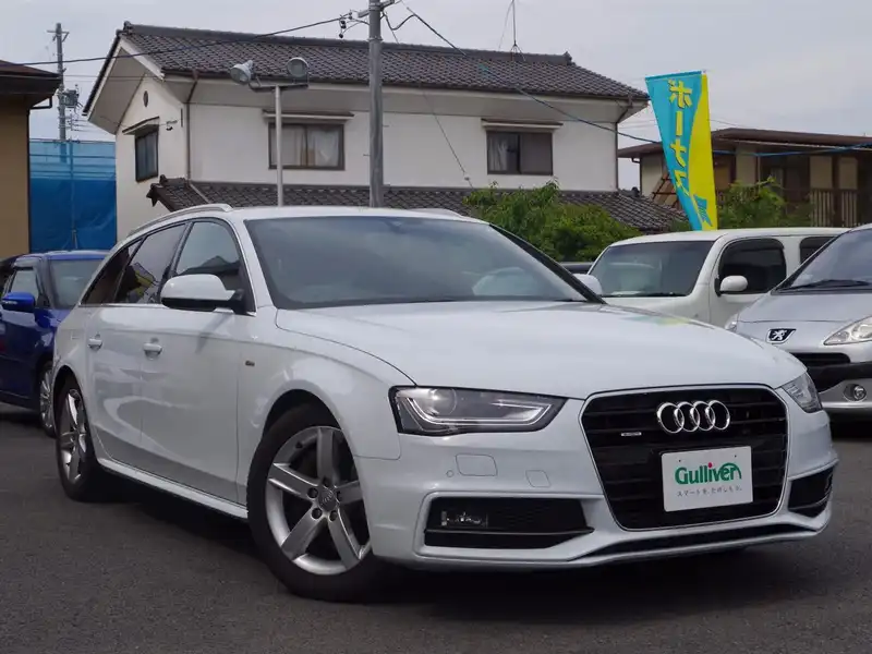 カタログ画像：Ａ４アバント（A4 AVANT） ２．０ＴＦＳＩクワトロ 2012年4月 DBA-8KCDNF 2000cc アイビスホワイトorグレイシアホワイトメタリック 燃費13.6km / l メイン