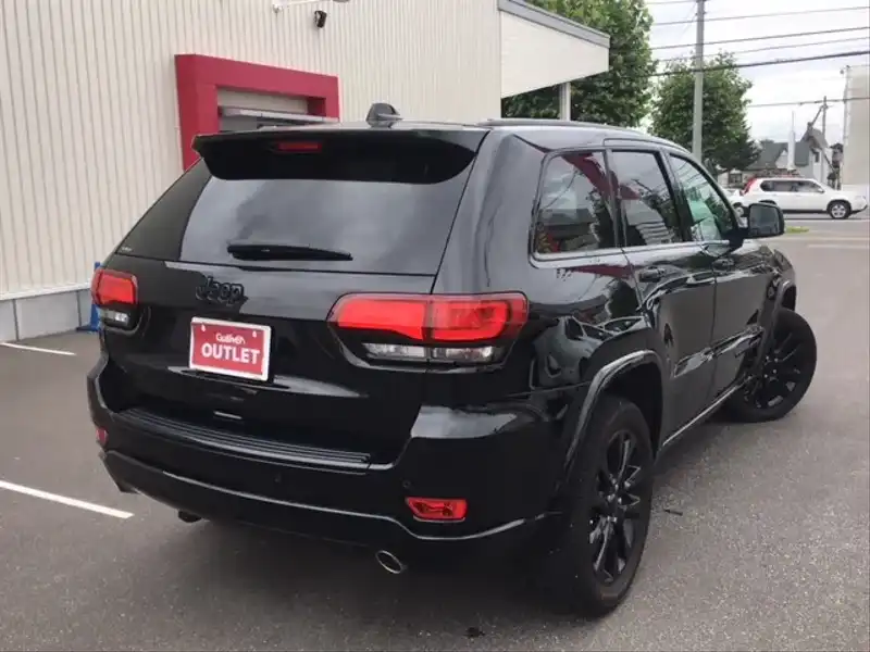 カタログ画像：ジープ・グランドチェロキー（JEEP GRAND CHEROKEE） アルティテュード 2017年3月 ABA-WK36TA 3600cc ダイアモンドブラッククリスタルパールコート 燃費9.6km / l 外装