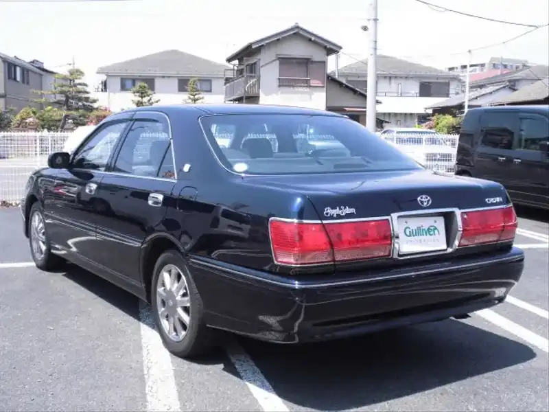 カタログ画像：クラウン（CROWN） ロイヤルサルーンＦｏｕｒ プレミアム 2002年1月 TA-JZS179 3000cc ダークブルーマイカ 燃費8.2km / l  バック