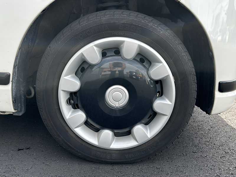 カタログ画像：ムーヴキャンバス（MOVE CANBUS） ＧブラックアクセントＶＳ ＳＡⅢ 2020年12月 5BA-LA810S 660cc パールホワイトⅢ 燃費19.6km / l タイヤ