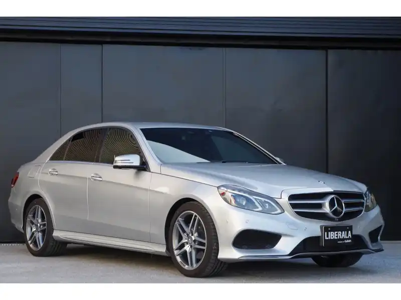 カタログ画像：Ｅクラス（E-CLASS） Ｅ２５０ アバンギャルド 2015年4月 RBA-212036C 2000cc イリジウムシルバー（Ｍ）orダイヤモンドシルバー（Ｍ） 燃費15.5km / l メイン