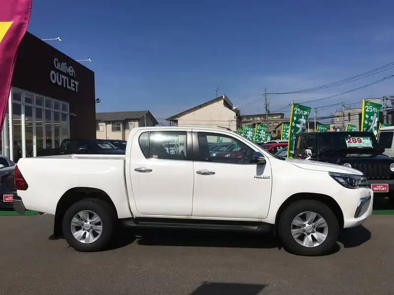 カタログ画像：ハイラックス（HILUX） Ｚ 2017年9月 QDF-GUN125 2400cc スーパーホワイトⅡ 燃費11.8km / l 外装