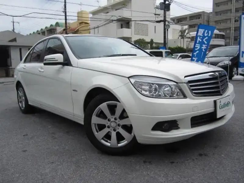 カタログ画像：Ｃクラス（C-CLASS） Ｃ２００ ＣＧＩブルーエフィシェンシー 2010年8月 DBA-204048 1800cc カルサイトホワイト（Ｓ） 燃費11.6km / l  メイン（その他）