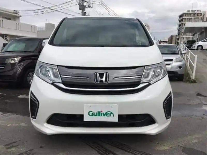 カタログ画像：ステップワゴン（STEPWAGON） Ｇ 2015年4月 DBA-RP1 1500cc ホワイトオーキッド・パール 燃費17.0km / l フロント