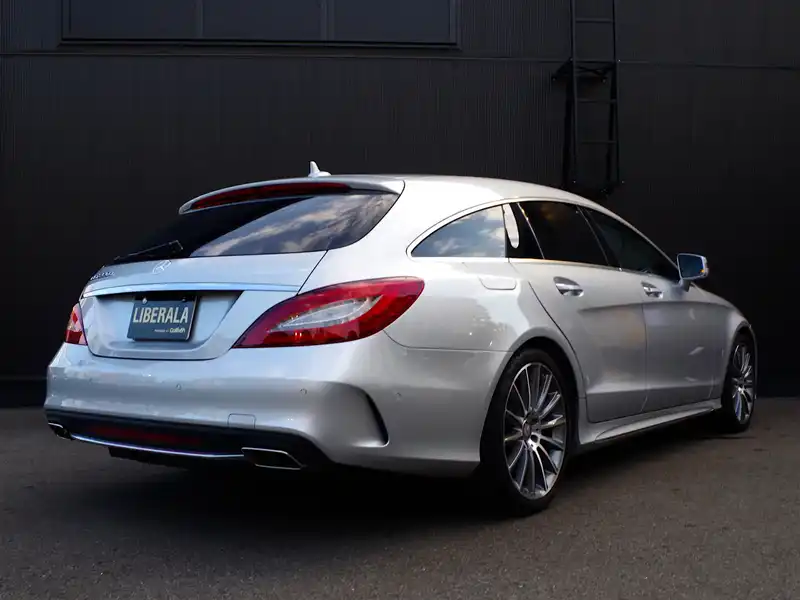 カタログ画像：ＣＬＳクラス シューティングブレーク（CLS-CLASS SHOOTING BRAKE） ＣＬＳ２２０ｄ シューティングブレーク ＡＭＧライン 2015年11月 LDA-218901 2200cc イリジウムシルバー（Ｍ）orダイヤモンドシルバー（Ｍ） 燃費18.3km / l バック